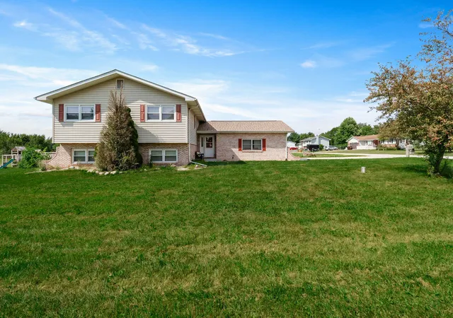 Photo 1 of Single family home for sale at 361 Sandwood Ct, Valparaiso, IN 46383 | MLS# 841563 | Listing updated on 2026-09-02