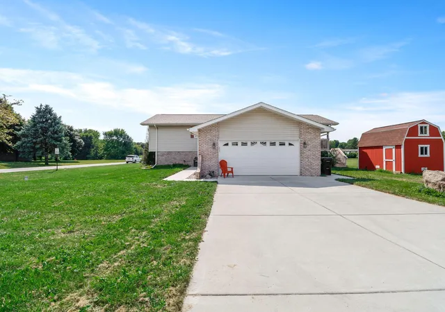 Photo 3 of Single family home for sale at 361 Sandwood Ct, Valparaiso, IN 46383 | MLS# 841563 | Listing updated on 2026-09-02