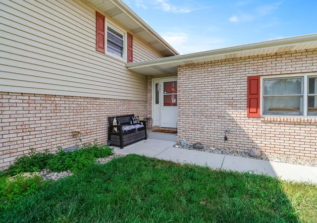 Photo 4 of Single family home for sale at 361 Sandwood Ct, Valparaiso, IN 46383 | MLS# 841563 | Listing updated on 2026-09-02