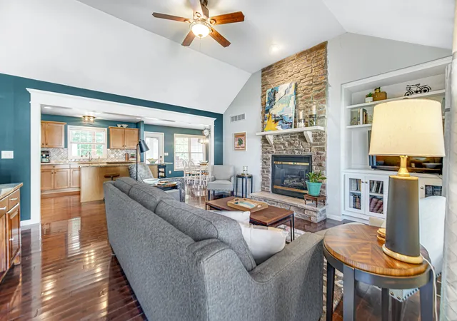 3rd image of 1806 Washington St, Valparaiso, IN 46383 | MLS# 841671