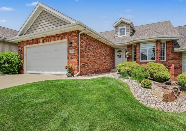 Homes for sale in St. John, IN | 11938 W 108th Pl, St. John, IN 46373 | MLS# 841613