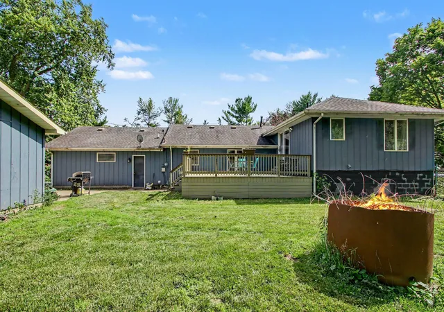 Homes for sale in Griffith, IN | 1906 E Elm St, Griffith, IN 46319 | MLS# 841589