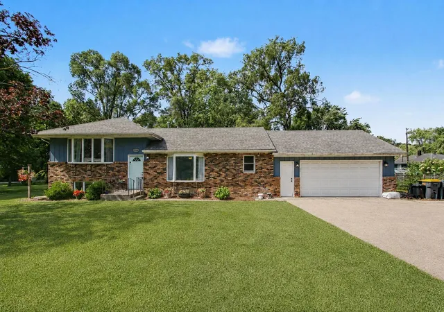 Homes for sale in Griffith, IN | 1906 E Elm St, Griffith, IN 46319 | MLS# 841589