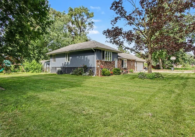 Homes for sale in Griffith, IN | 1906 E Elm St, Griffith, IN 46319 | MLS# 841589