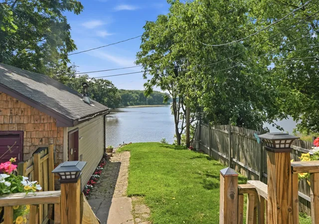 4th image of 650 Water St, Hobart, IN 46342 | MLS# 841592