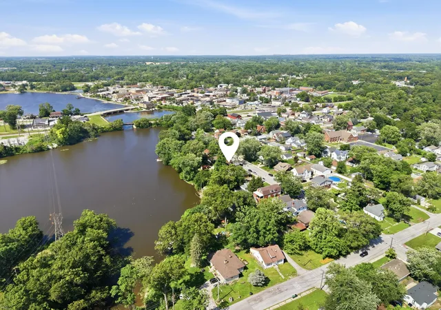 5th image of 650 Water St, Hobart, IN 46342 | MLS# 841592