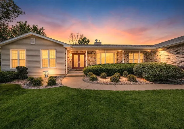 1st image of 425 Rolling Meadow Dr, Valparaiso, IN 46385 | MLS# 841617