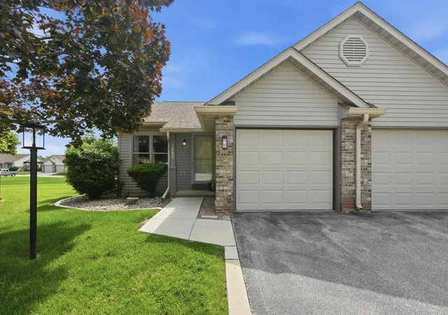 1st image of 1905 Creekside Ct, Valparaiso, IN 46383 | MLS# 841634