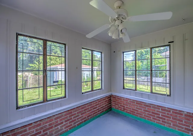32nd image of 1409 Roosevelt St, Gary, IN 46404 | MLS# 841604