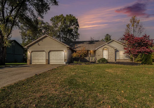 Homes for sale in Wheatfield, IN | 3618 Fase Dr, Wheatfield, IN 46392 | MLS# 841605