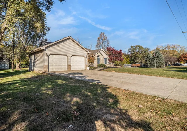Homes for sale in Wheatfield, IN | 3618 Fase Dr, Wheatfield, IN 46392 | MLS# 841605
