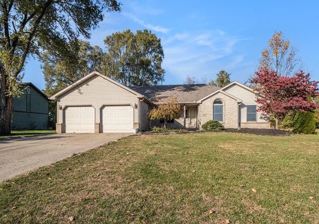 Homes for sale in Wheatfield, IN | 3618 Fase Dr, Wheatfield, IN 46392 | MLS# 841605