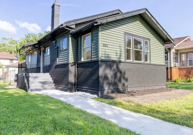 3rd image of 805 Lincoln St, Gary, IN 46402 | MLS# 841616