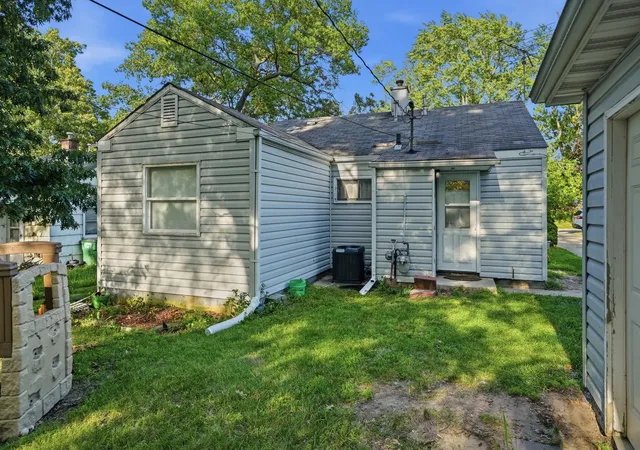 Homes for sale in Lake Station, IN | 2262 Vanderburg St, Lake Station, IN 46405 | MLS# 841661