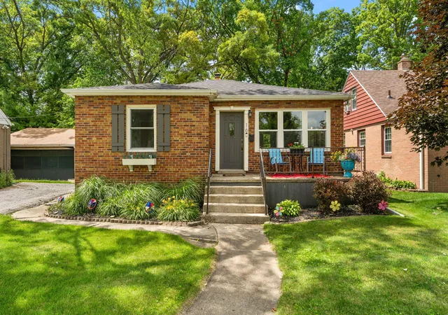 Photo 1 of Sale Pending at 16 Beverly Blvd, Hobart, IN 46342 | MLS# 842016 | Listing updated on 2026-09-03