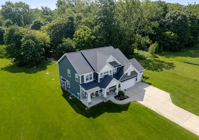 3rd image of 875 Farmview Dr, Valparaiso, IN 46383 | MLS# 841631