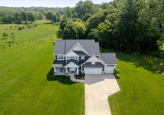 4th image of 875 Farmview Dr, Valparaiso, IN 46383 | MLS# 841631