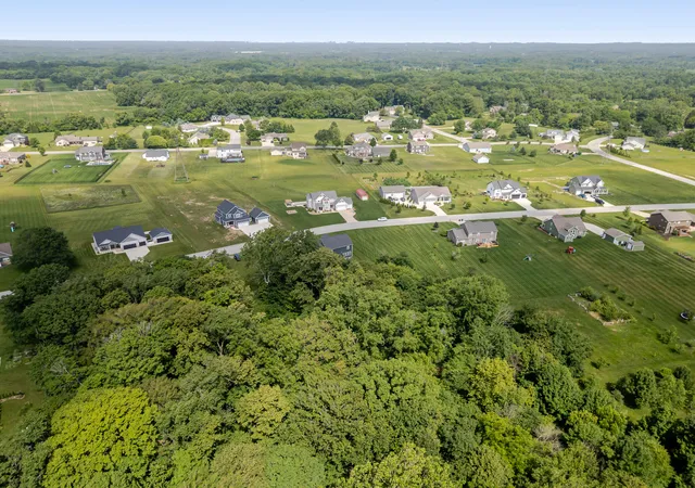 41st image of 875 Farmview Dr, Valparaiso, IN 46383 | MLS# 841631