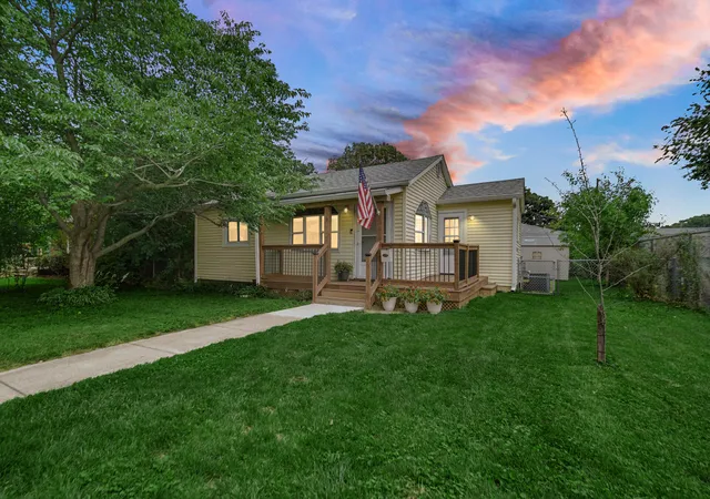 2nd image of 511 S Lawrence St, Hobart, IN 46342 | MLS# 841764