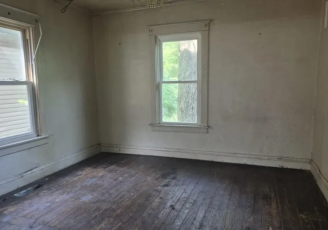5th image of 544 Van Buren St, Gary, IN 46402 | MLS# 843383
