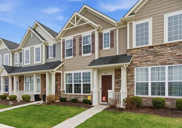 2nd image of 919 E 117th Pl, Crown Point, IN 46307 | MLS# 841758