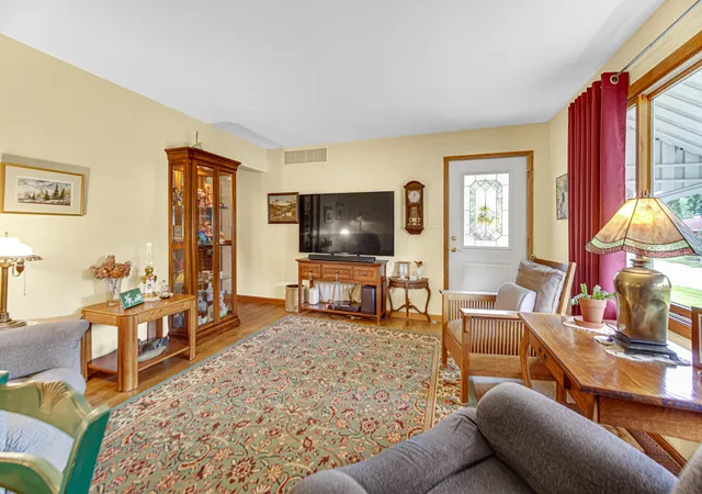 3rd image of 1001 W 39Th Ave, Hobart, IN 46342 | MLS# 841660