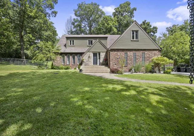 3rd image of 806 W 126Th Ct, Crown Point, IN 46307 | MLS# 842307