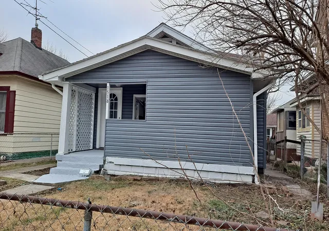 Photo 3 of Single family home for sale at 1518 N Ewing St, Indianapolis, IN 46201 | MLS# 841686 | Listing updated on 2026-08-19