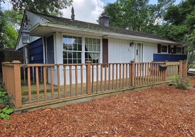 Homes for sale in Schererville, IN | 345 E Joliet St, Schererville, IN 46375 | MLS# 841704