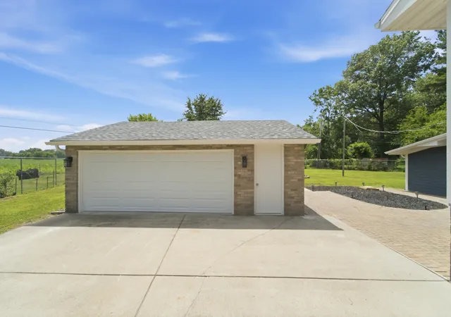 Homes for sale in De Motte, IN | 10302 N 493 E, De Motte, IN 46310 | MLS# 841781