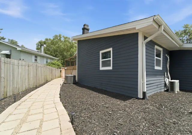Photo 3 of Single family home for sale at 10302 N 493 East, De Motte, IN 46310 | MLS# 841781 | Listing updated on 2026-09-02