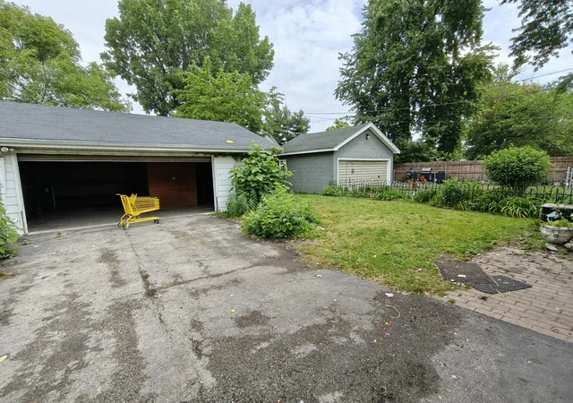 Homes for sale in Hammond, IN | 233 Oakwood St, Hammond, IN 46324 | MLS# 841702