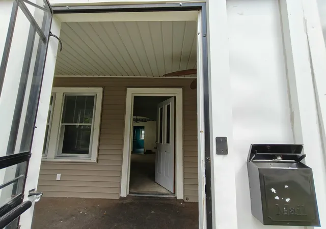 3rd image of 233 Oakwood St, Hammond, IN 46324 | MLS# 841702