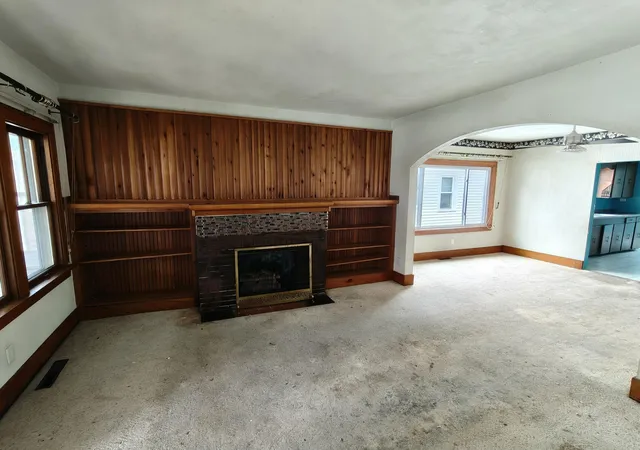 5th image of 233 Oakwood St, Hammond, IN 46324 | MLS# 841702