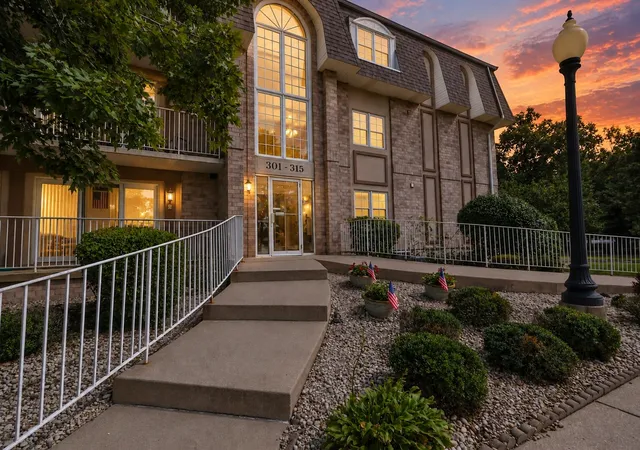 Photo 3 of Condo for sale at 306 Swan Dr #2a, Dyer, IN 46311 | MLS# 845732 | Listing updated on 2026-09-22