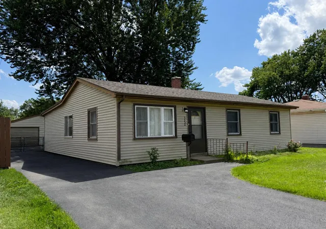 Homes for sale in Hammond, IN | 3352 Kenwood St, Hammond, IN 46323 | MLS# 841718