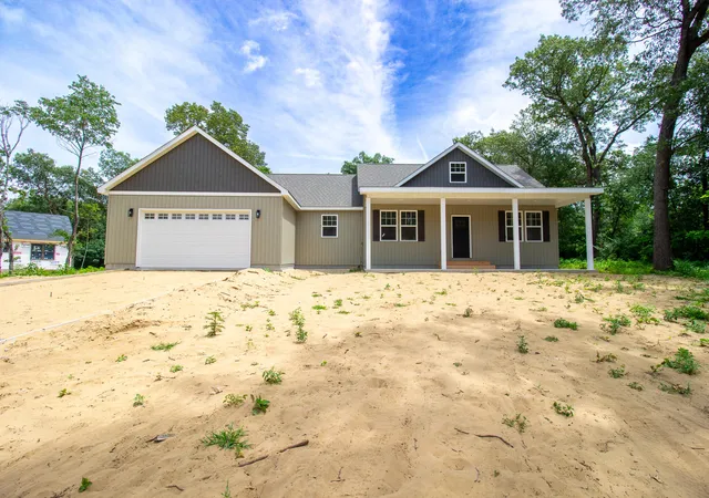 Homes for sale in Wheatfield, IN | 11113 Quail Run Dr W, Wheatfield, IN 46392 | MLS# 841735