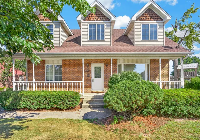 Photo 3 of Sale Pending at 1627 Ridge Rd, Munster, IN 46321 | MLS# 845602 | Listing updated on 2026-10-02