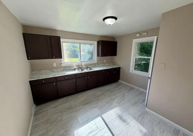 2nd image of 1855 W 57th Ave, Merrillville, IN 46410 | MLS# 841733