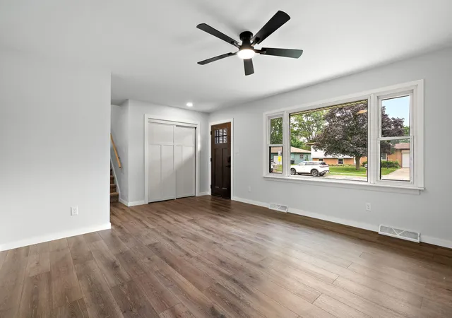 4th image of 6384 Fallen Timbers Ave, Portage, IN 46368 | MLS# 842580