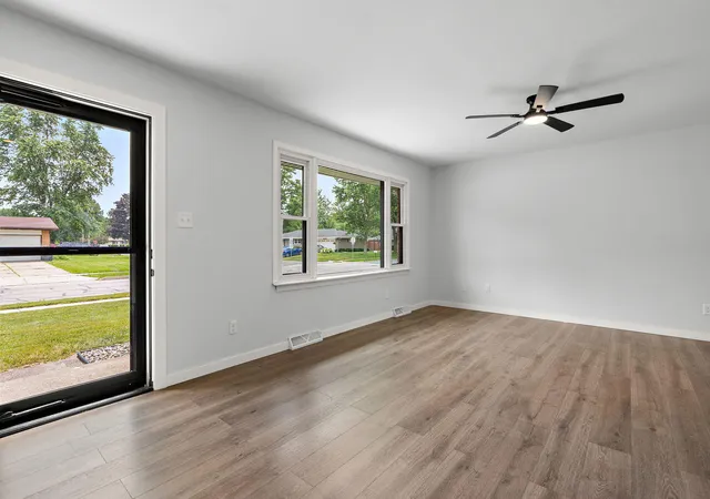 5th image of 6384 Fallen Timbers Ave, Portage, IN 46368 | MLS# 842580