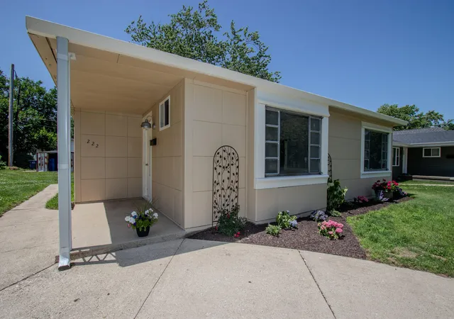 Homes for sale in Michigan City, IN | 222 N Carroll Ave, Michigan City, IN 46360 | MLS# 841756