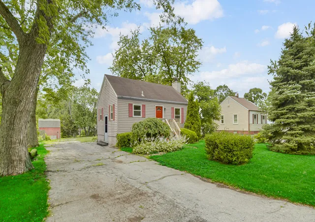Homes for sale in Merrillville, IN | 7806 Marshall St, Merrillville, IN 46410 | MLS# 841777