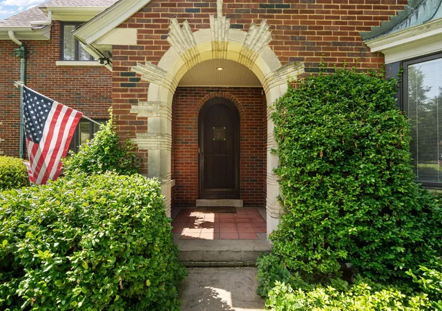 2nd image of 213 Kenwood Pl, Michigan City, IN 46360 | MLS# 841767