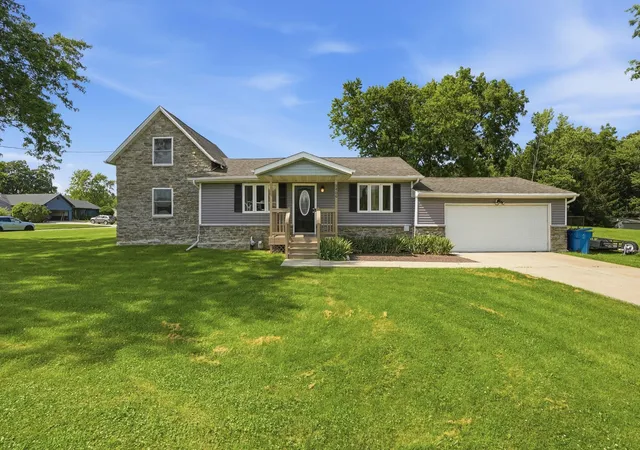 1st image of 5406 W 175th Ave, Lowell, IN 46356 | MLS# 841774