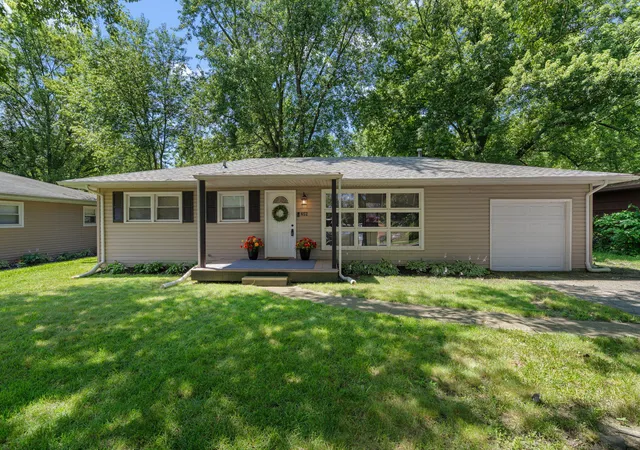 1st image of 652 N Guyer St, Hobart, IN 46342 | MLS# 841997