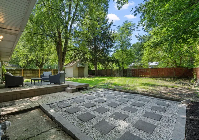 3rd image of 652 N Guyer St, Hobart, IN 46342 | MLS# 841997