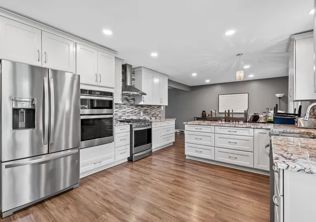 2nd image of 1117 Macarthur Blvd, Munster, IN 46321 | MLS# 841948