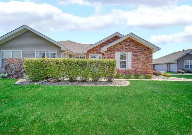 Homes for sale in Griffith, IN | 1024 N Woodlawn Ave, Griffith, IN 46319 | MLS# 841792