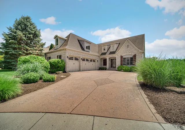 1st image of 286 Overlook Ct, Valparaiso, IN 46385 | MLS# 841894
